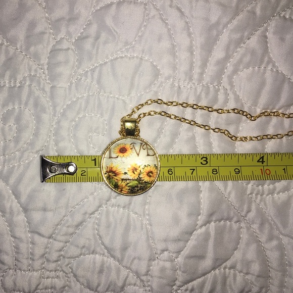 🌻 Sweet Sunflower LOVE Necklace 🌻 - Picture 3 of 7